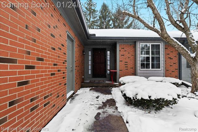 485 Winwood Circle 115, Walled Lake, MI 48390