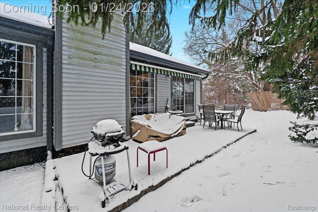 485 Winwood Circle 115, Walled Lake, MI 48390