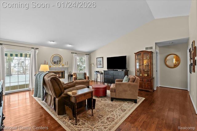 485 Winwood Circle 115, Walled Lake, MI 48390