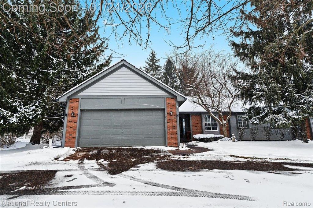 485 Winwood Circle 115, Walled Lake, MI 48390