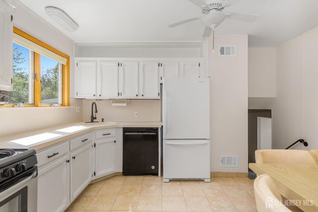 15 Pinho Avenue, Carteret, NJ 07008