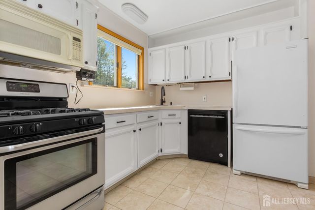 15 Pinho Avenue, Carteret, NJ 07008