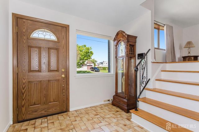 15 Pinho Avenue, Carteret, NJ 07008