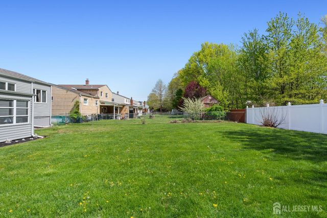 15 Pinho Avenue, Carteret, NJ 07008