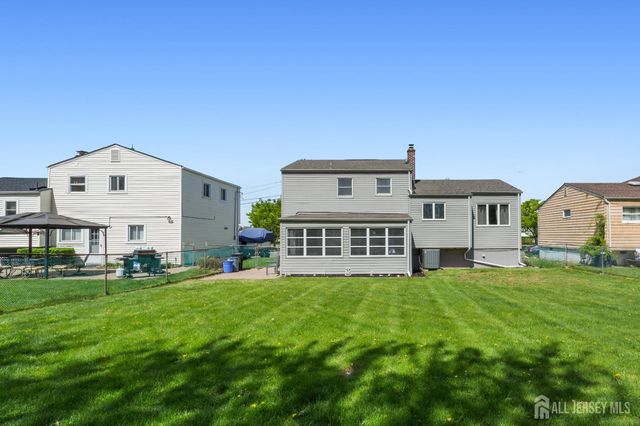 15 Pinho Avenue, Carteret, NJ 07008