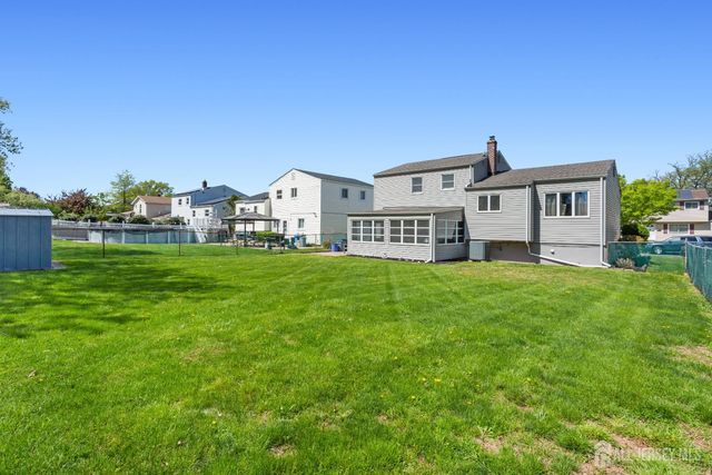 15 Pinho Avenue, Carteret, NJ 07008