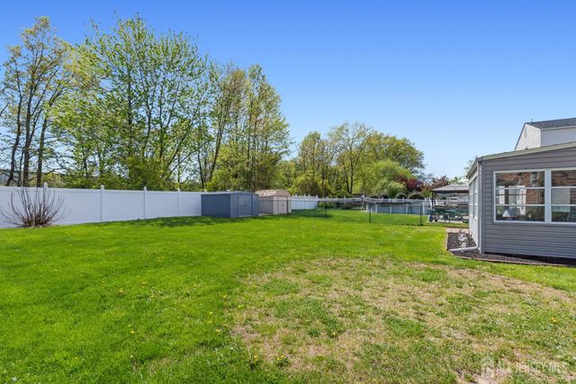 15 Pinho Avenue, Carteret, NJ 07008