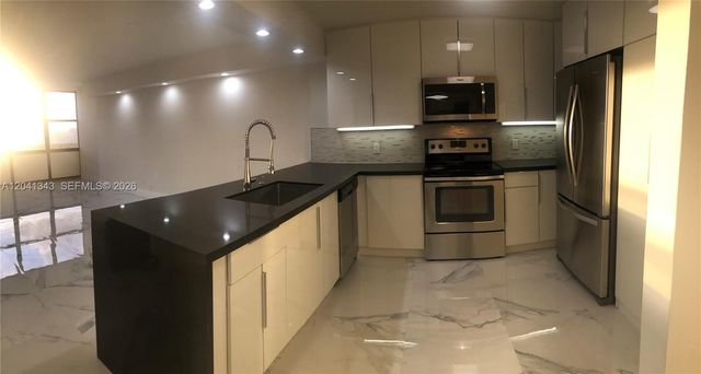 1901 Brickell Ave B2003, Miami, FL 33129