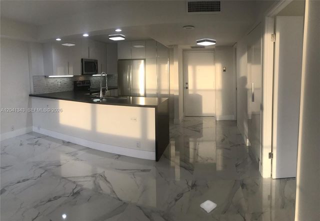 1901 Brickell Ave B2003, Miami, FL 33129