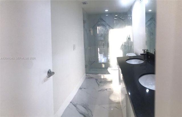 1901 Brickell Ave B2003, Miami, FL 33129