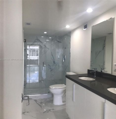 1901 Brickell Ave B2003, Miami, FL 33129