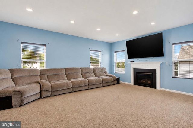 627 SADDLE RD, Palmyra, PA 17078