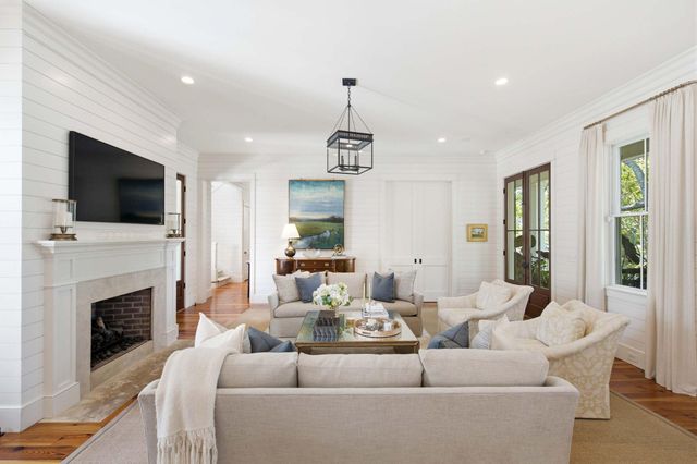 523 Deer Street, Mount Pleasant, SC 29464