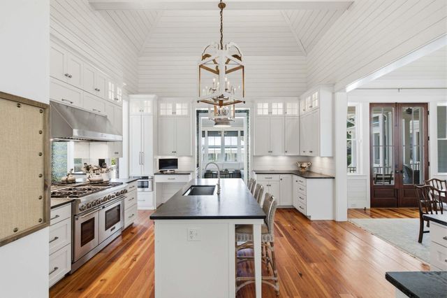523 Deer Street, Mount Pleasant, SC 29464