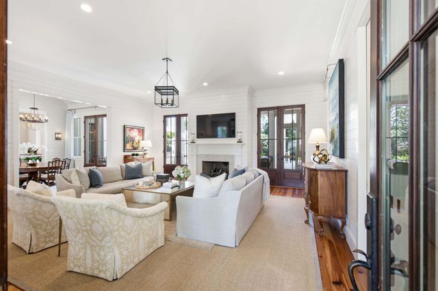523 Deer Street, Mount Pleasant, SC 29464