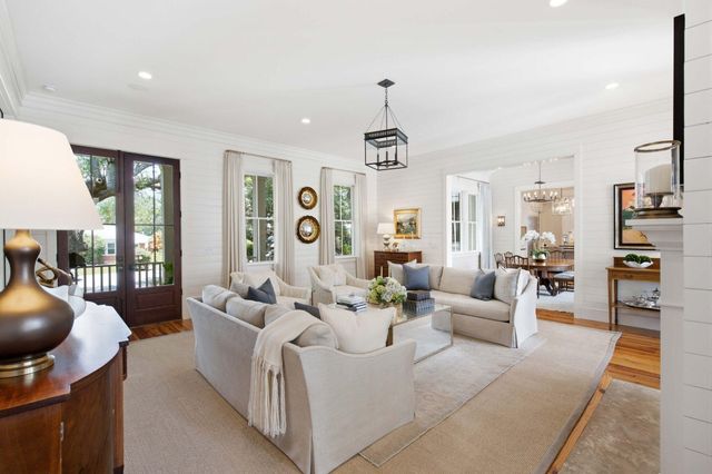 523 Deer Street, Mount Pleasant, SC 29464