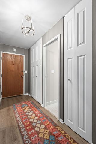 1605 E Central Road 211B, Arlington Heights, IL 60005