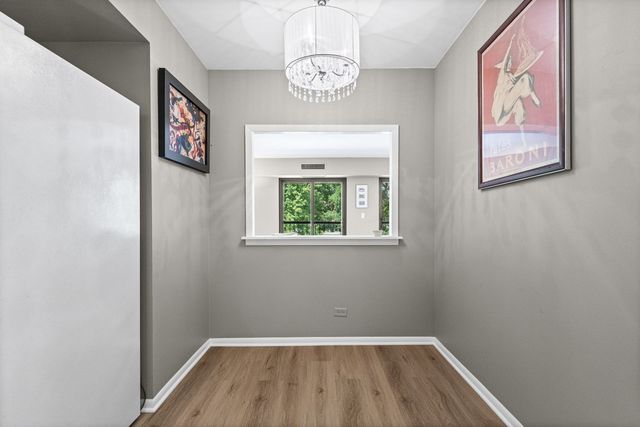 1605 E Central Road 211B, Arlington Heights, IL 60005