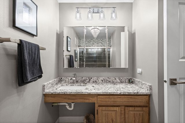 1605 E Central Road 211B, Arlington Heights, IL 60005