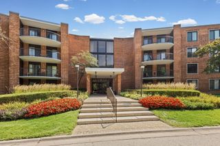 1605 E Central Road 211B, Arlington Heights, IL 60005