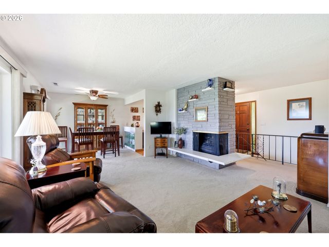 6841 Se CAVALIER St, Milwaukie, OR 97267