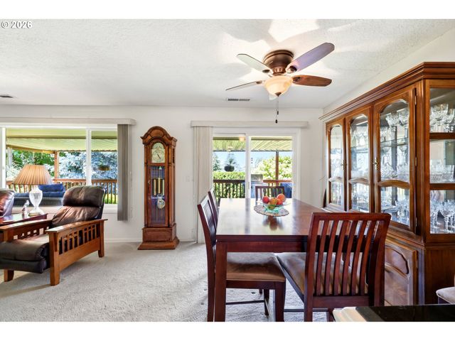 6841 Se CAVALIER St, Milwaukie, OR 97267