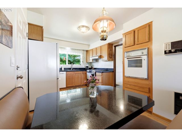 6841 Se CAVALIER St, Milwaukie, OR 97267