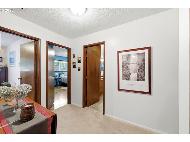 6841 Se CAVALIER St, Milwaukie, OR 97267