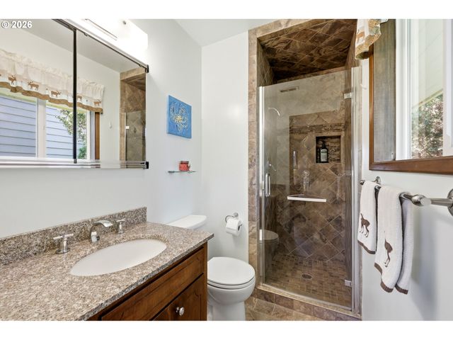 6841 Se CAVALIER St, Milwaukie, OR 97267