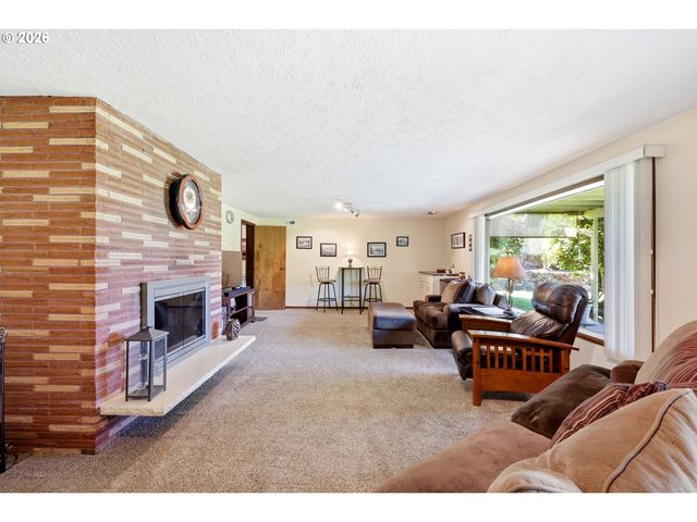 6841 Se CAVALIER St, Milwaukie, OR 97267