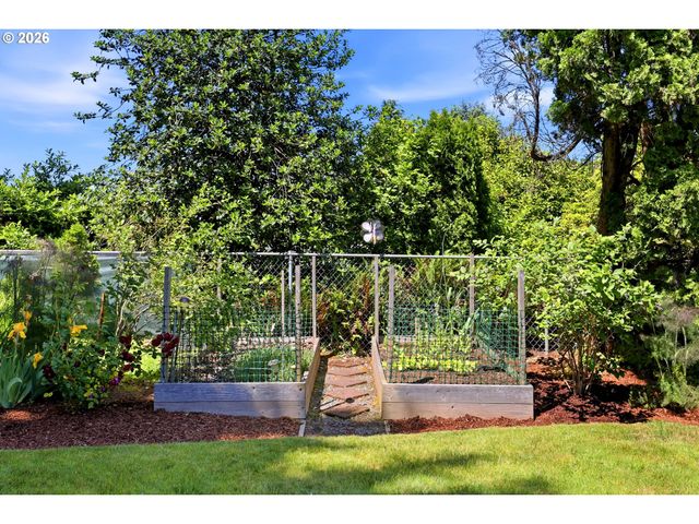 6841 Se CAVALIER St, Milwaukie, OR 97267