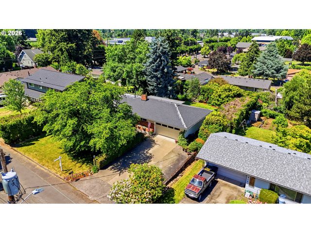 6841 Se CAVALIER St, Milwaukie, OR 97267
