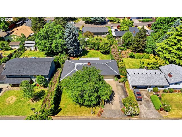 6841 Se CAVALIER St, Milwaukie, OR 97267