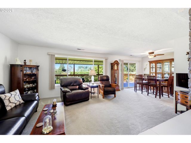 6841 Se CAVALIER St, Milwaukie, OR 97267