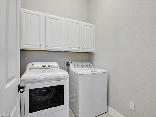 28524 Longford CT, Bonita Springs, FL 34135