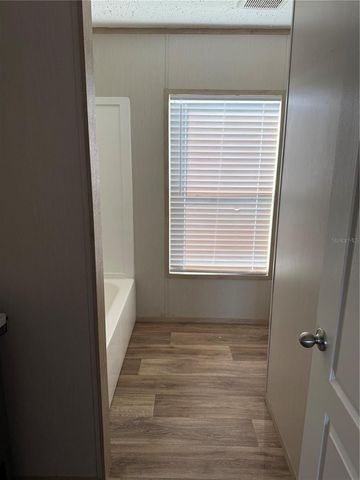 15807 COUNTY ROAD 672, Lithia, FL 33547