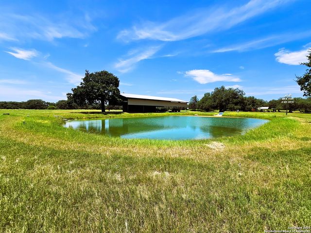 803 County Road 6612, Devine, TX 78016