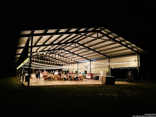 803 County Road 6612, Devine, TX 78016