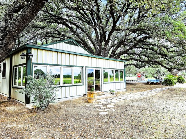 803 County Road 6612, Devine, TX 78016