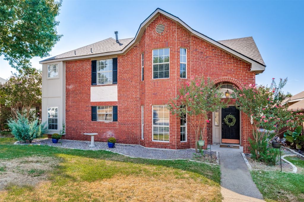 1108 Heather Lane, Carrollton, TX 75010 — exterior