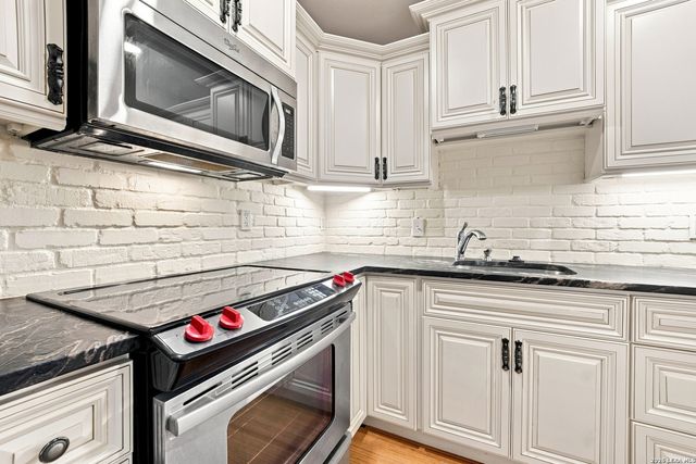 7709 Broadway Apt 323, San Antonio, TX 78209