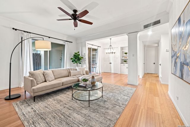 7709 Broadway Apt 323, San Antonio, TX 78209
