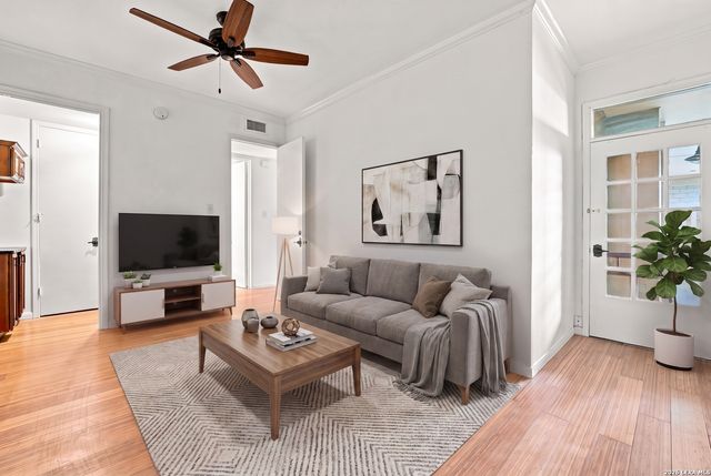 7709 Broadway Apt 323, San Antonio, TX 78209