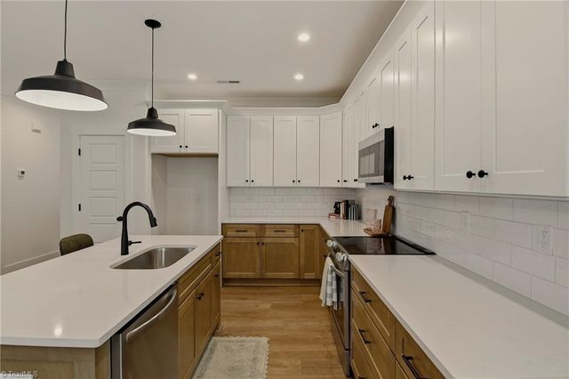 824 Vandar Drive, Winston-salem, NC 27106