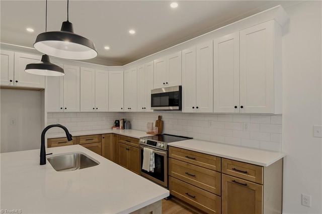 824 Vandar Drive, Winston-salem, NC 27106