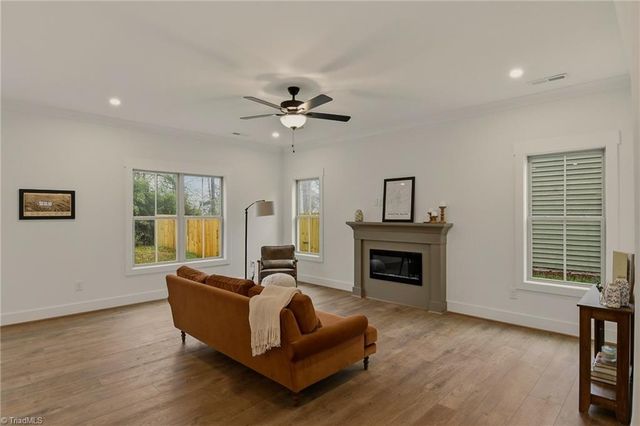 824 Vandar Drive, Winston-salem, NC 27106