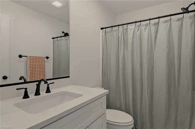 824 Vandar Drive, Winston-salem, NC 27106