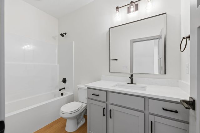 526 Elmwood St, Park City, KS 67147