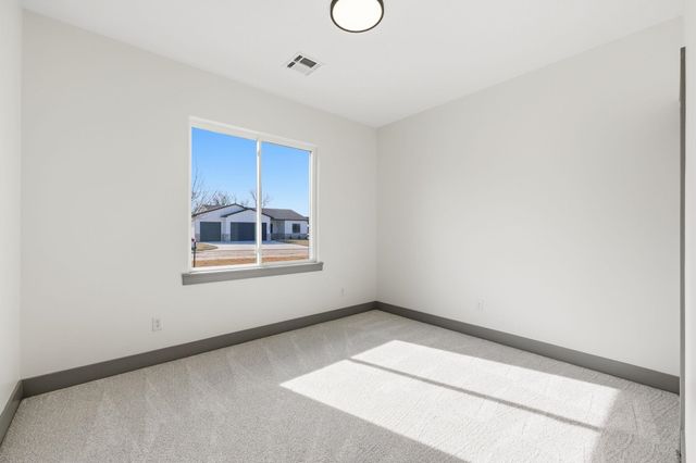 526 Elmwood St, Park City, KS 67147