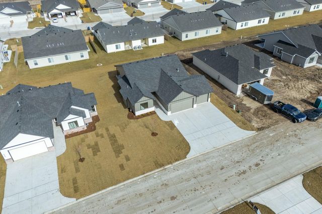 526 Elmwood St, Park City, KS 67147